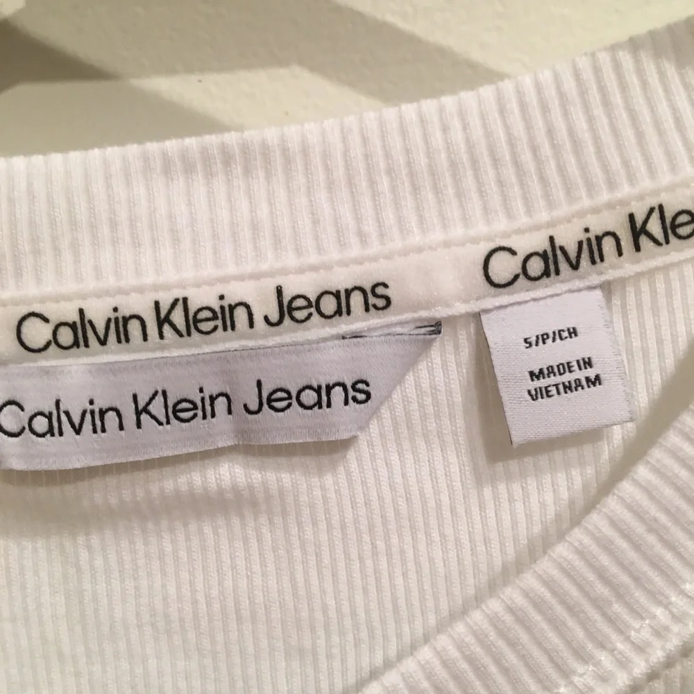 Calvin Klein blouse​​​​​​ - Picture 2 of 5